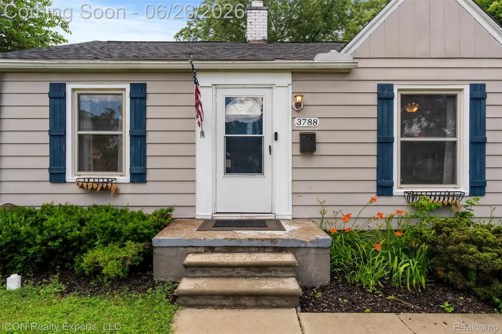 3788 Griffith Avenue Berkley City MI 48072