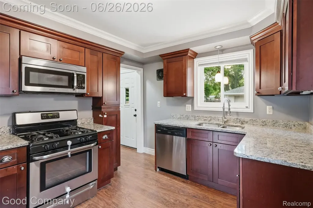 29710 Shackett Avenue Madison Heights City MI 48071