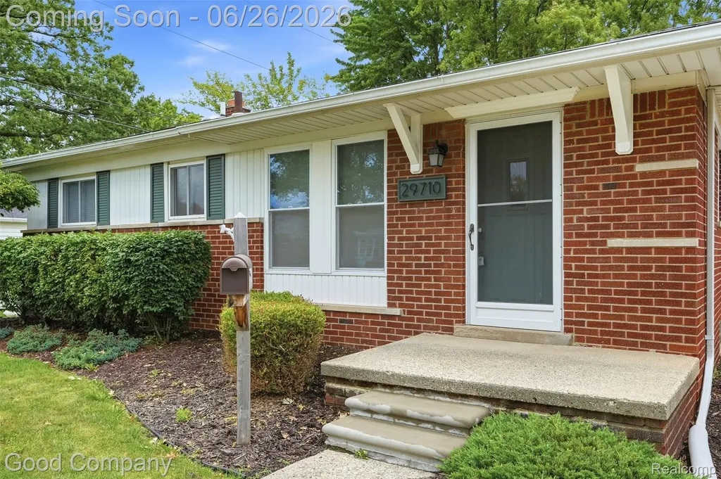 29710 Shackett Avenue Madison Heights City MI 48071