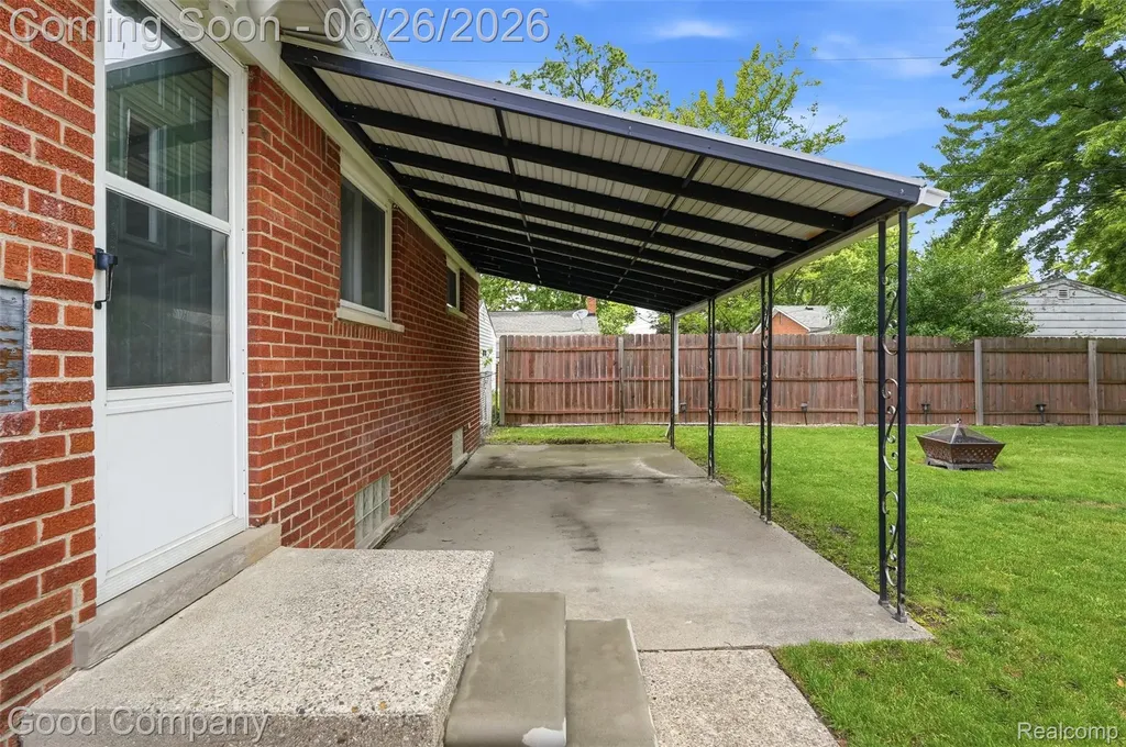 29710 Shackett Avenue Madison Heights City MI 48071