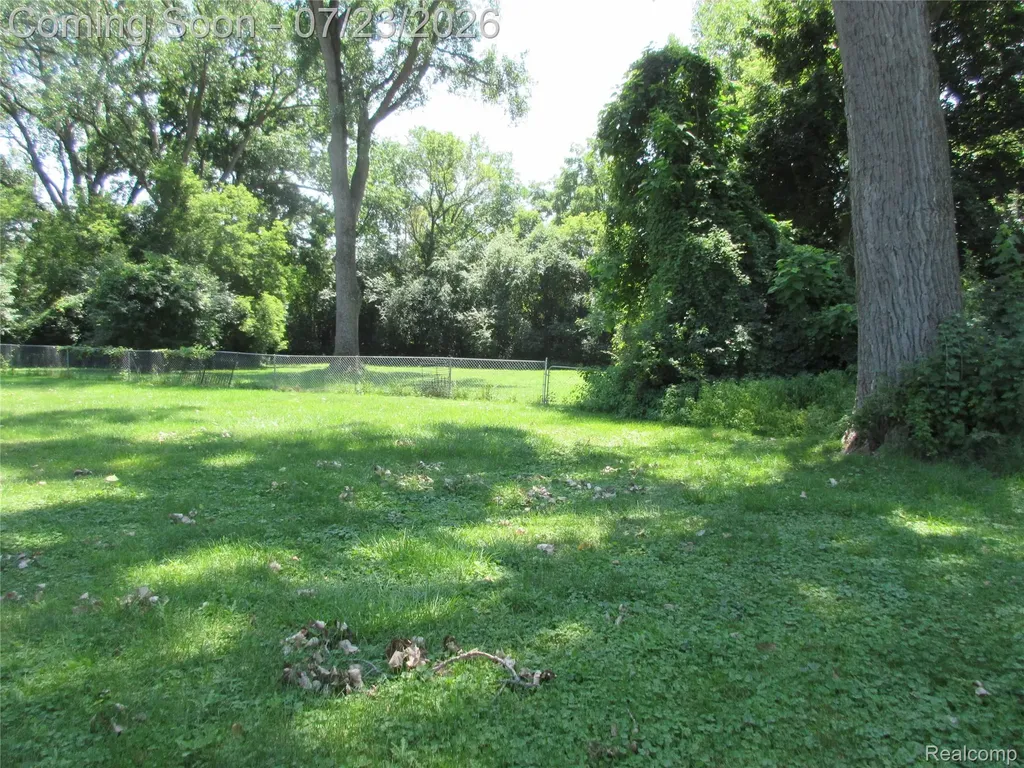 1575 Banmoor Drive Troy City MI 48084