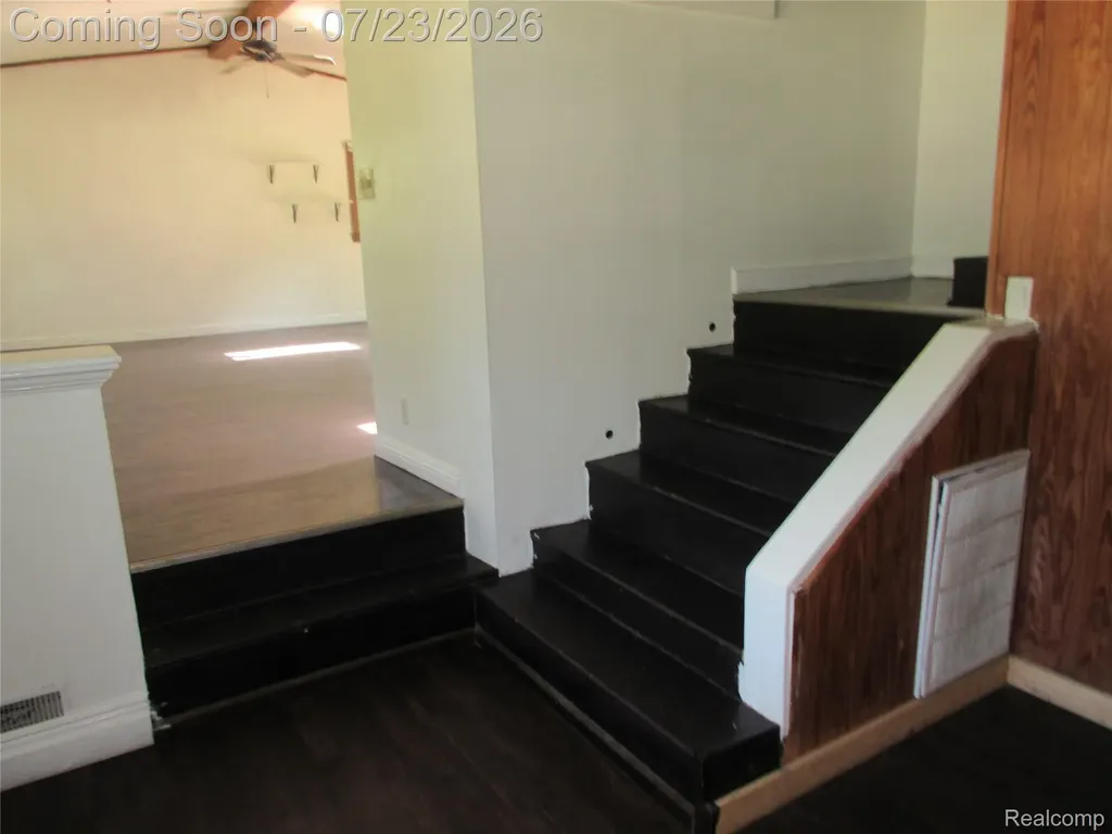 1575 Banmoor Drive Troy City MI 48084