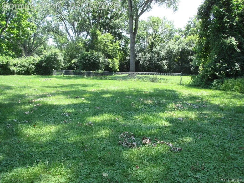 1575 Banmoor Drive Troy City MI 48084