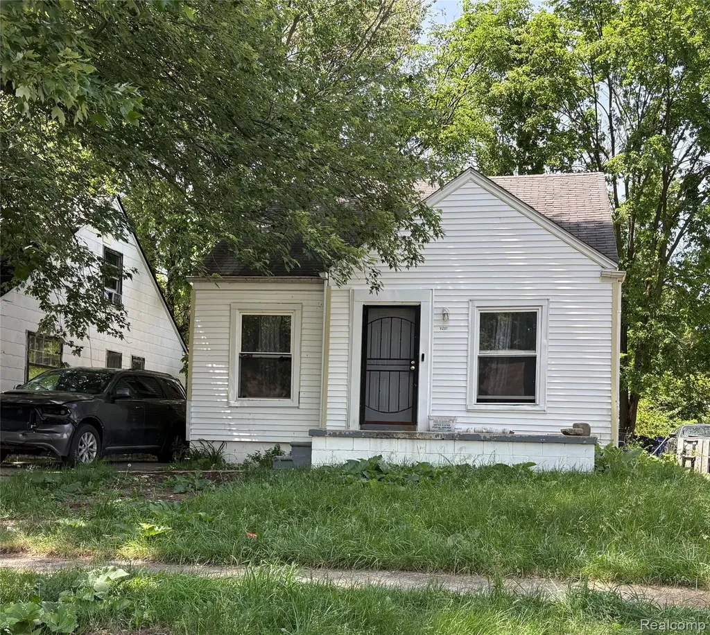 9251 Minock Street Detroit City MI 48228