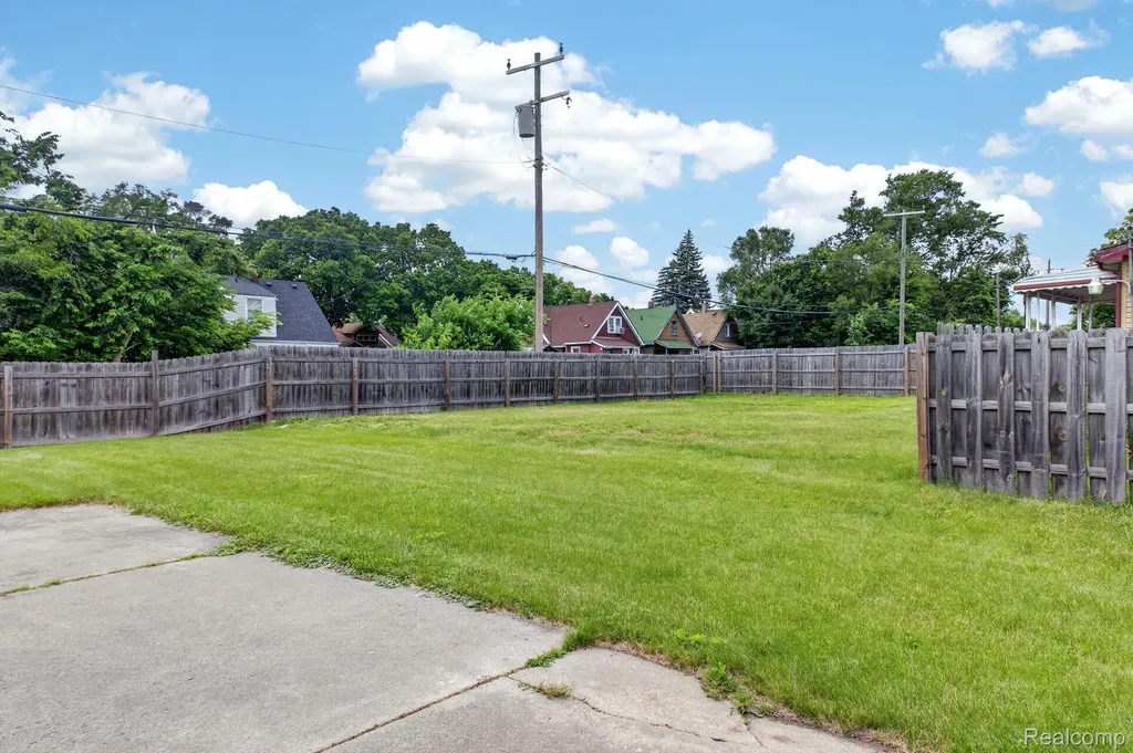 15859 Santa Rosa Drive Detroit City MI 48238