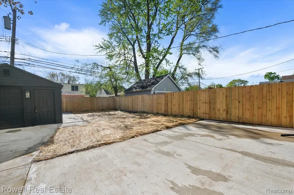 121 S Edison Avenue Royal Oak City MI 48067