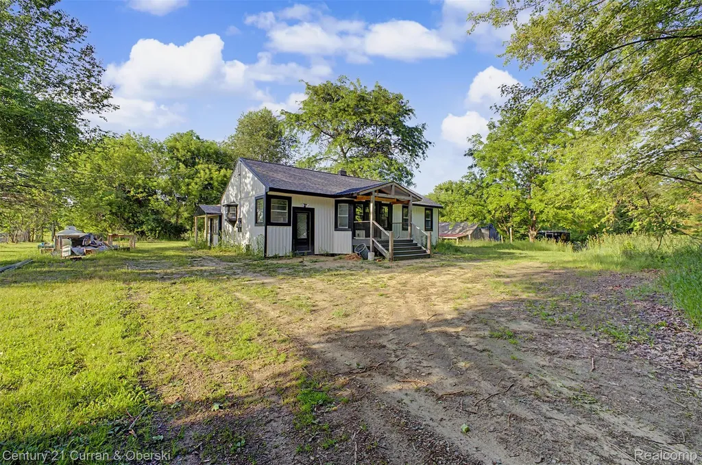 4296 Burgess Road Putnam Township MI 48169