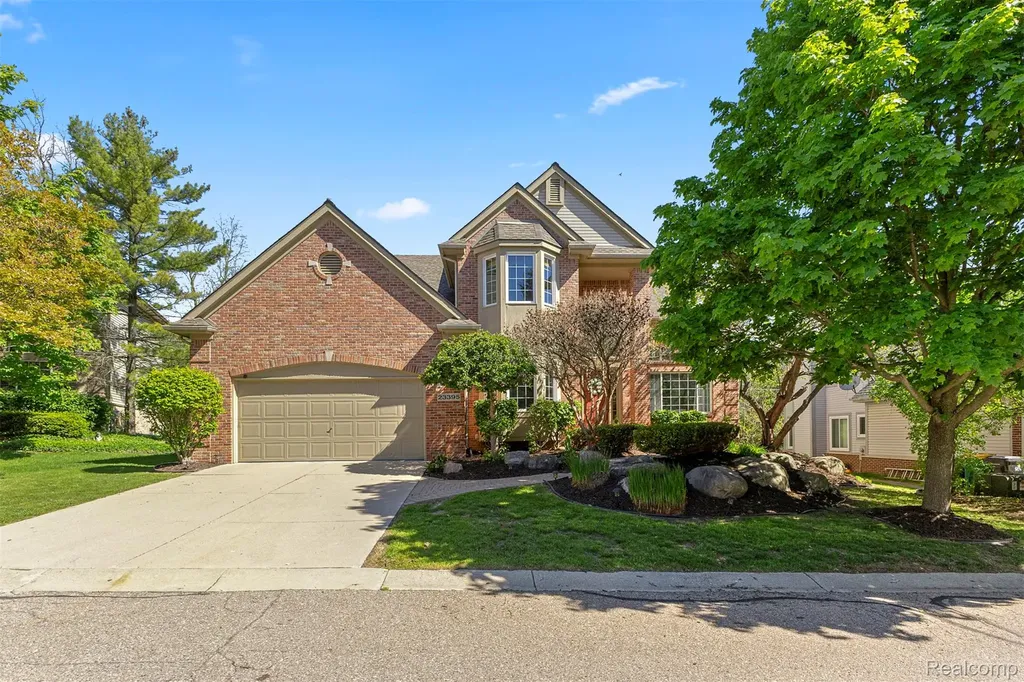 23395 Mission Lane Farmington City MI 48335