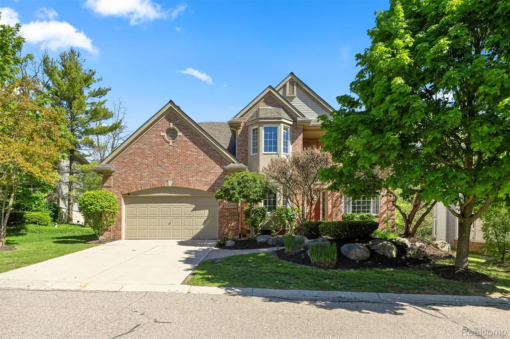 23395 Mission Lane Farmington City MI 48335