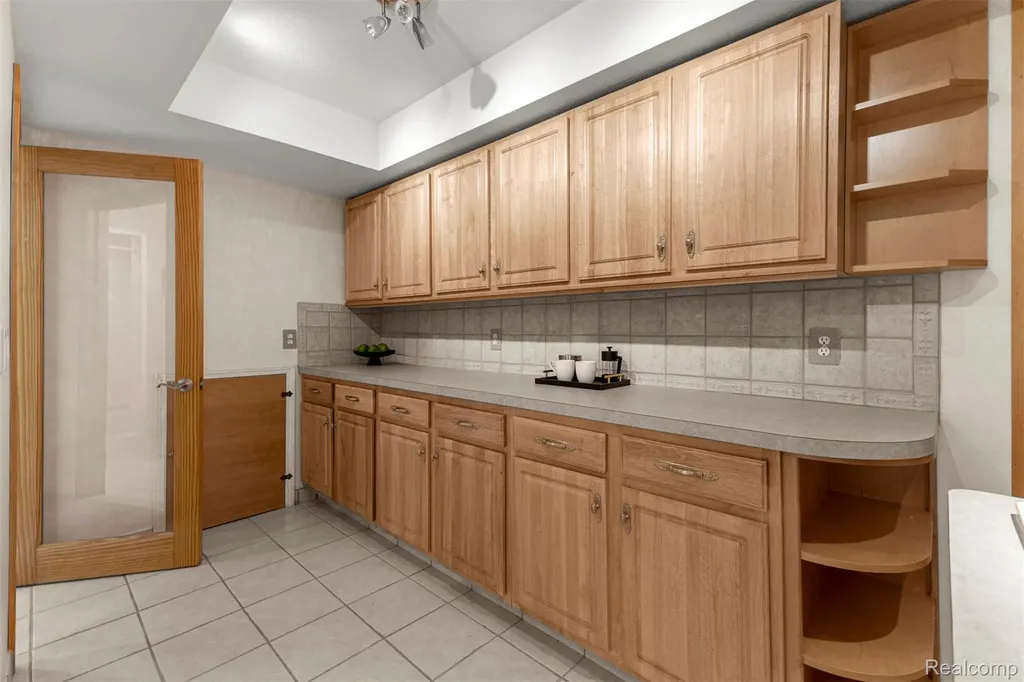 23395 Mission Lane Farmington City MI 48335