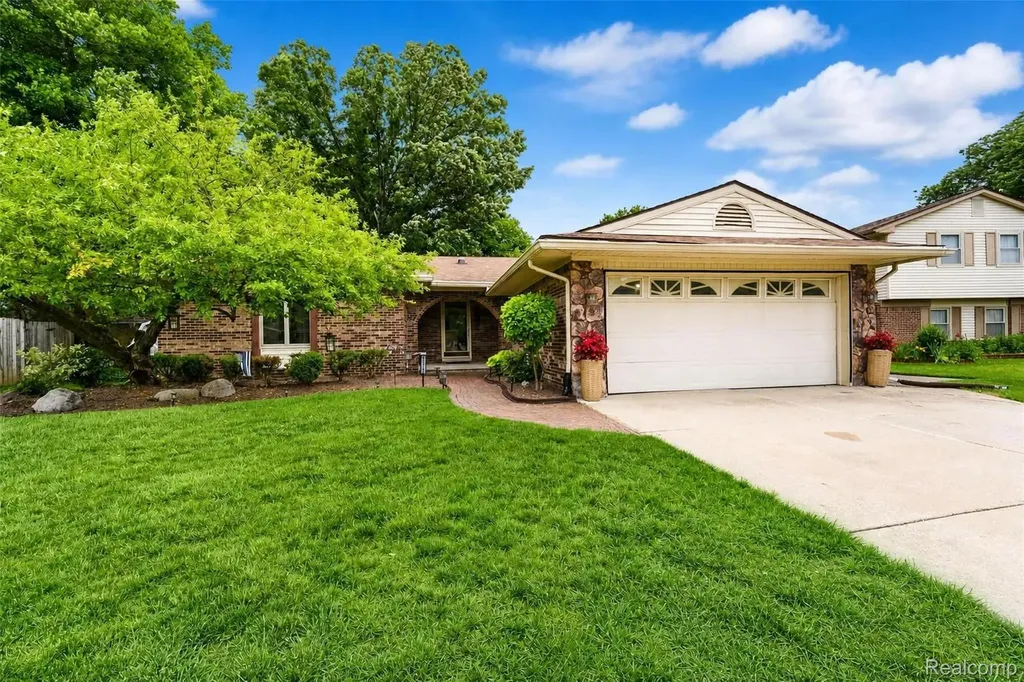 41768 Hanford Road Canton Charter Township MI 48187