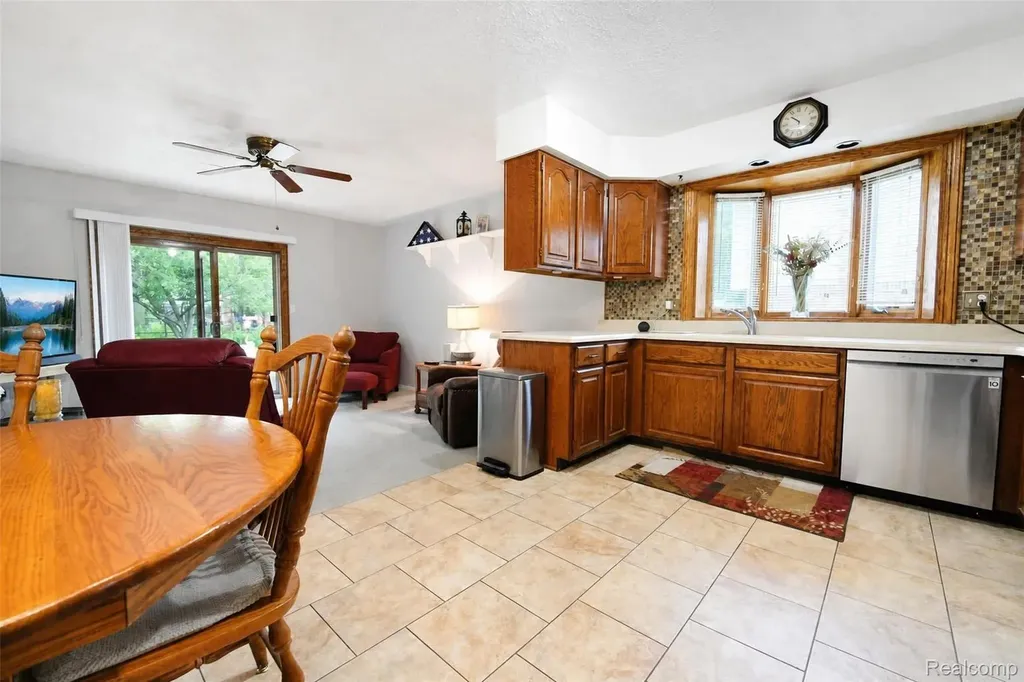 41768 Hanford Road Canton Charter Township MI 48187