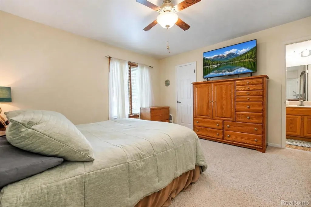 41768 Hanford Road Canton Charter Township MI 48187