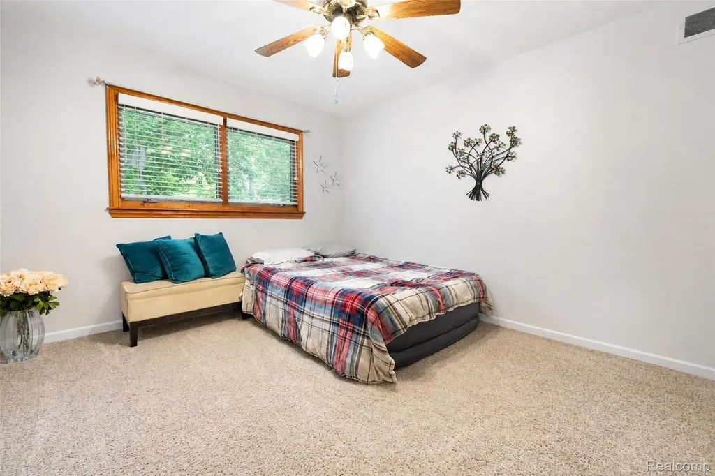 41768 Hanford Road Canton Charter Township MI 48187