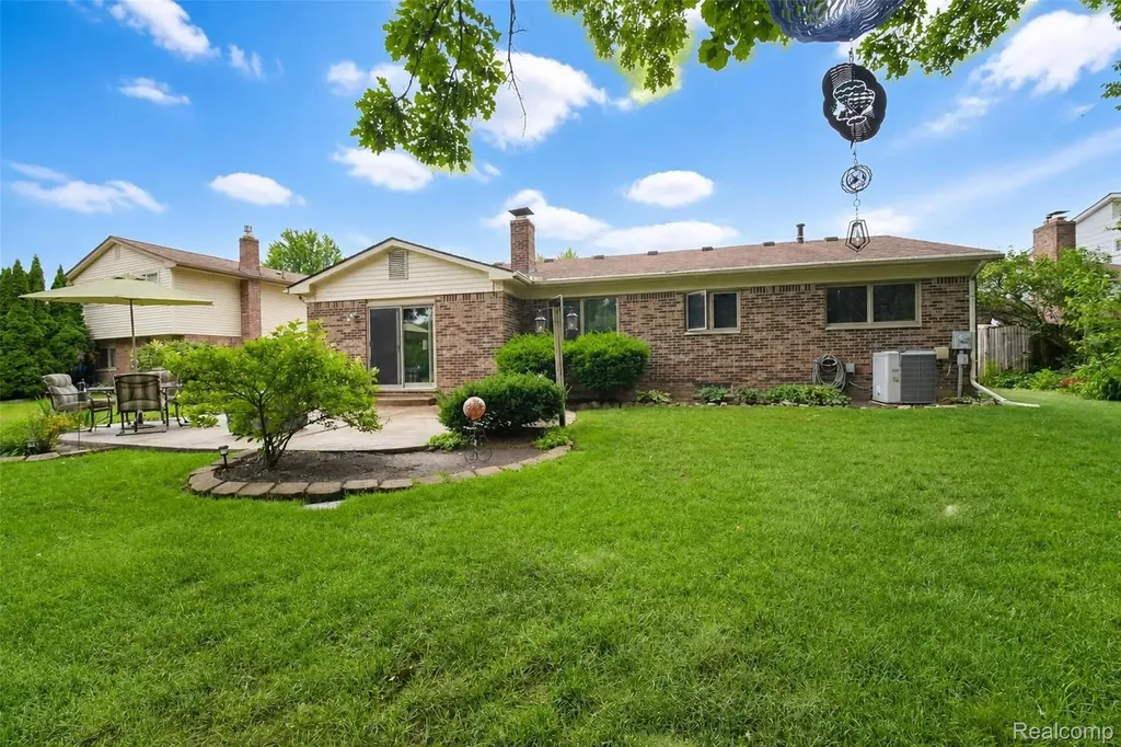 41768 Hanford Road Canton Charter Township MI 48187