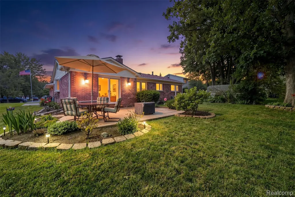 41768 Hanford Road Canton Charter Township MI 48187