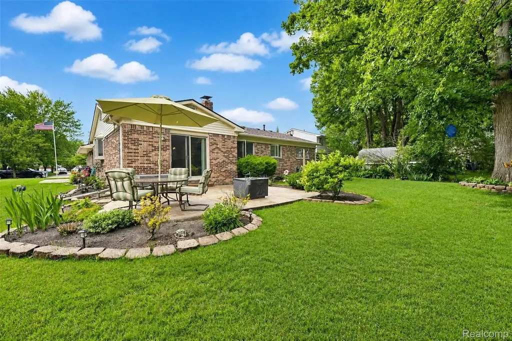 41768 Hanford Road Canton Charter Township MI 48187