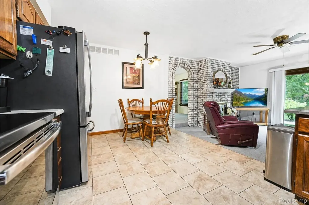 41768 Hanford Road Canton Charter Township MI 48187