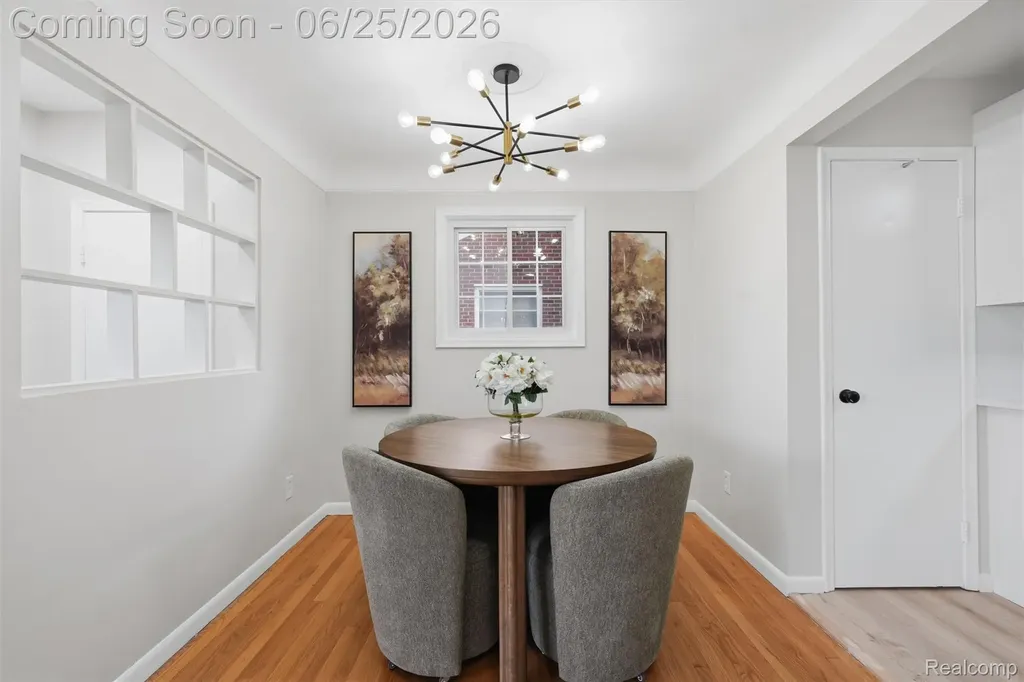 8585 Dixie Lane Dearborn Heights City MI 48127