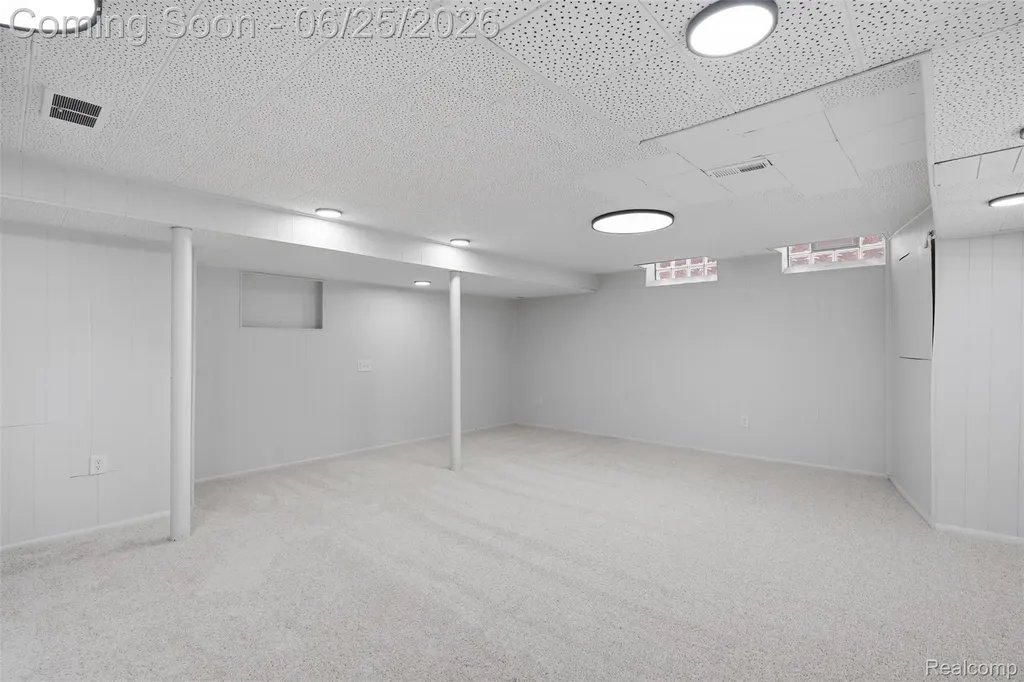 8585 Dixie Lane Dearborn Heights City MI 48127