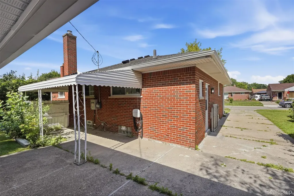 8585 Dixie Lane Dearborn Heights City MI 48127