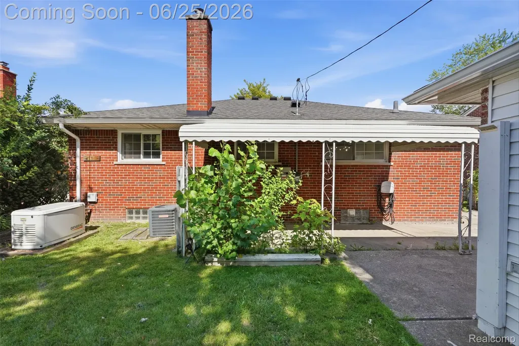 8585 Dixie Lane Dearborn Heights City MI 48127