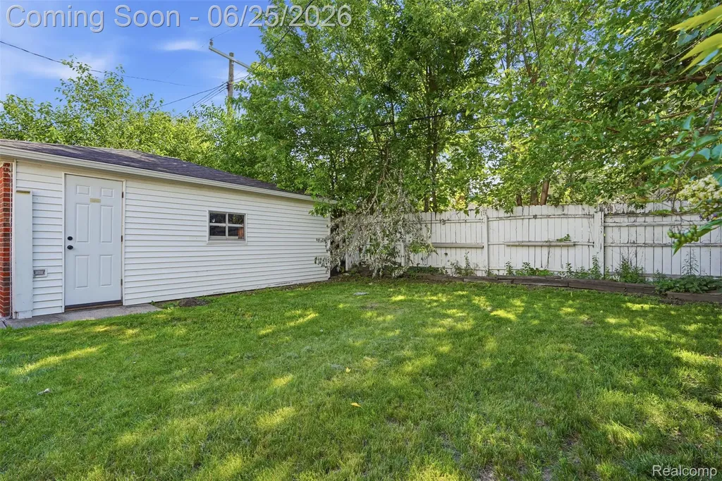 8585 Dixie Lane Dearborn Heights City MI 48127
