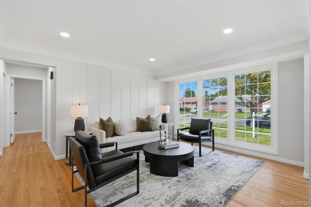 8585 Dixie Lane Dearborn Heights City MI 48127