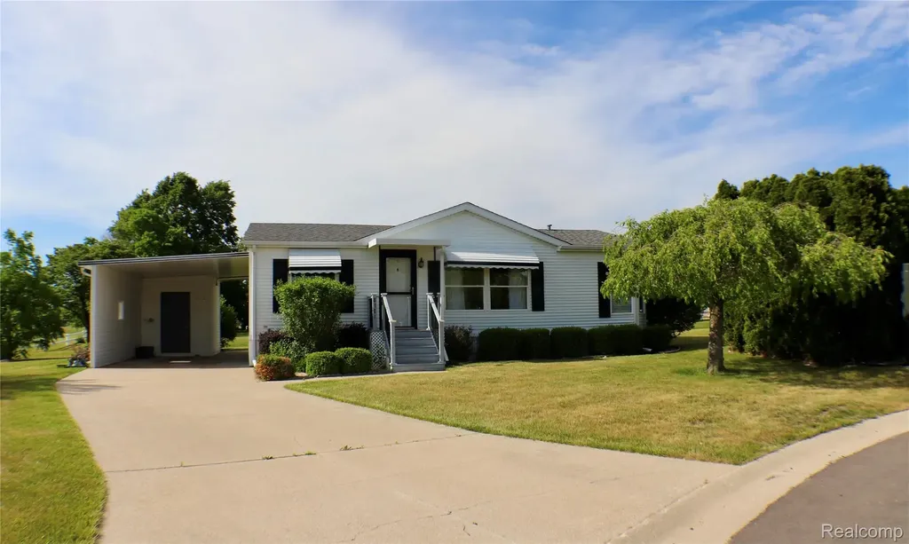 8171 Chickadee Court Tittabawassee Township MI