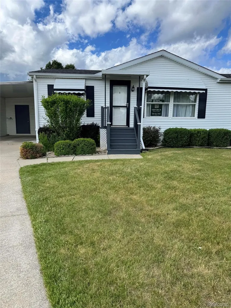 8171 Chickadee Court Tittabawassee Township MI