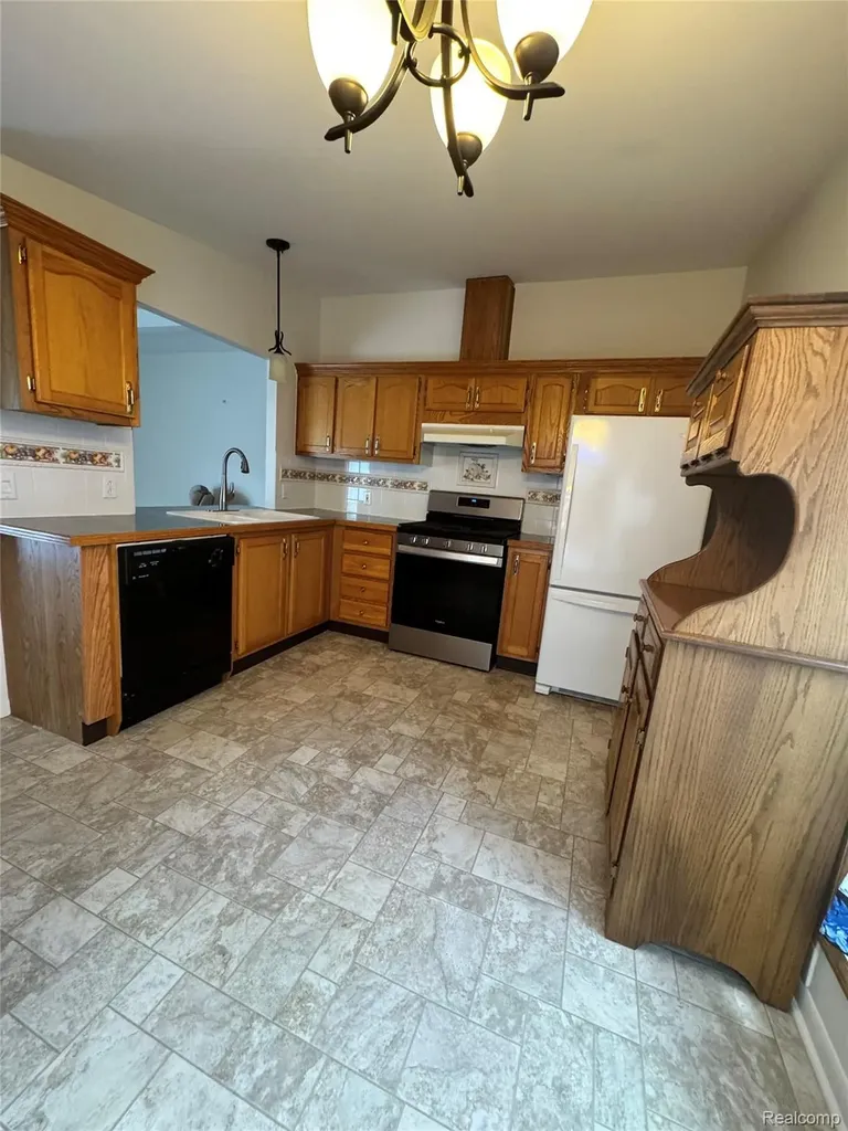 8171 Chickadee Court Tittabawassee Township MI
