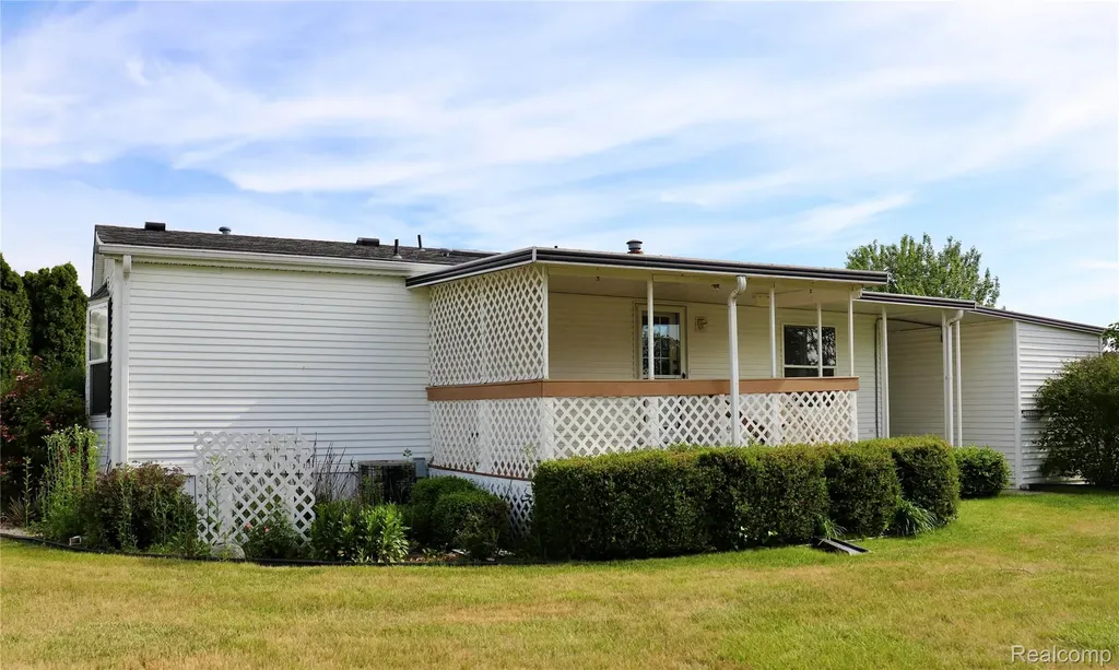 8171 Chickadee Court Tittabawassee Township MI