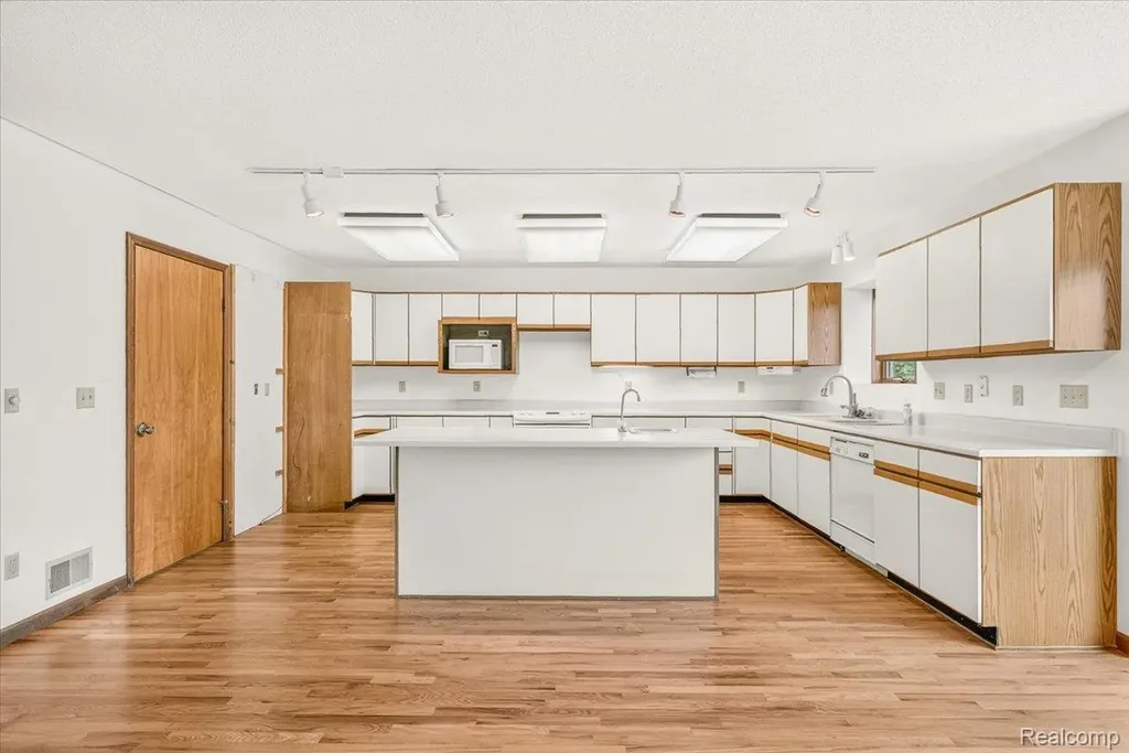 2422 Forrister Drive Adrian Township MI 49221