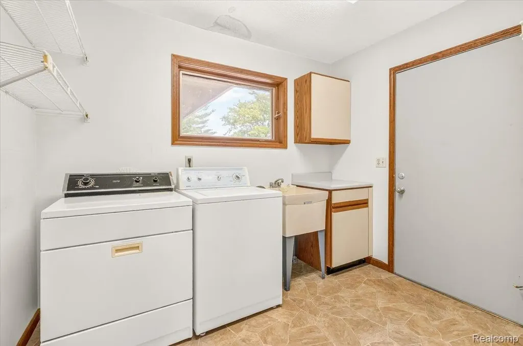 2422 Forrister Drive Adrian Township MI 49221
