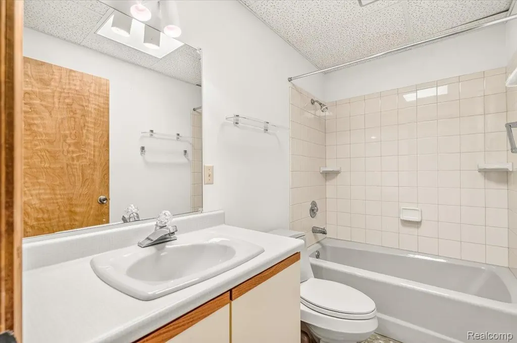 2422 Forrister Drive Adrian Township MI 49221