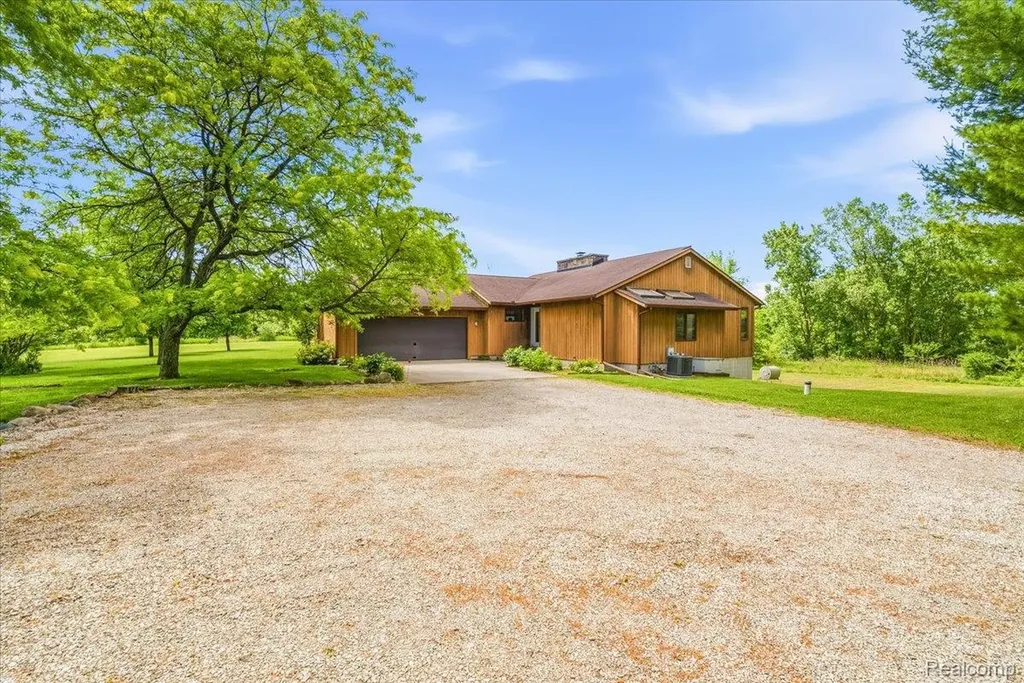 2422 Forrister Drive Adrian Township MI 49221