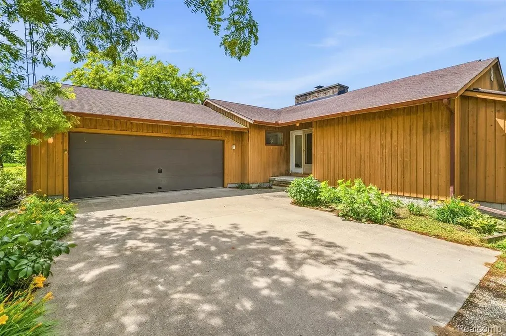 2422 Forrister Drive Adrian Township MI 49221
