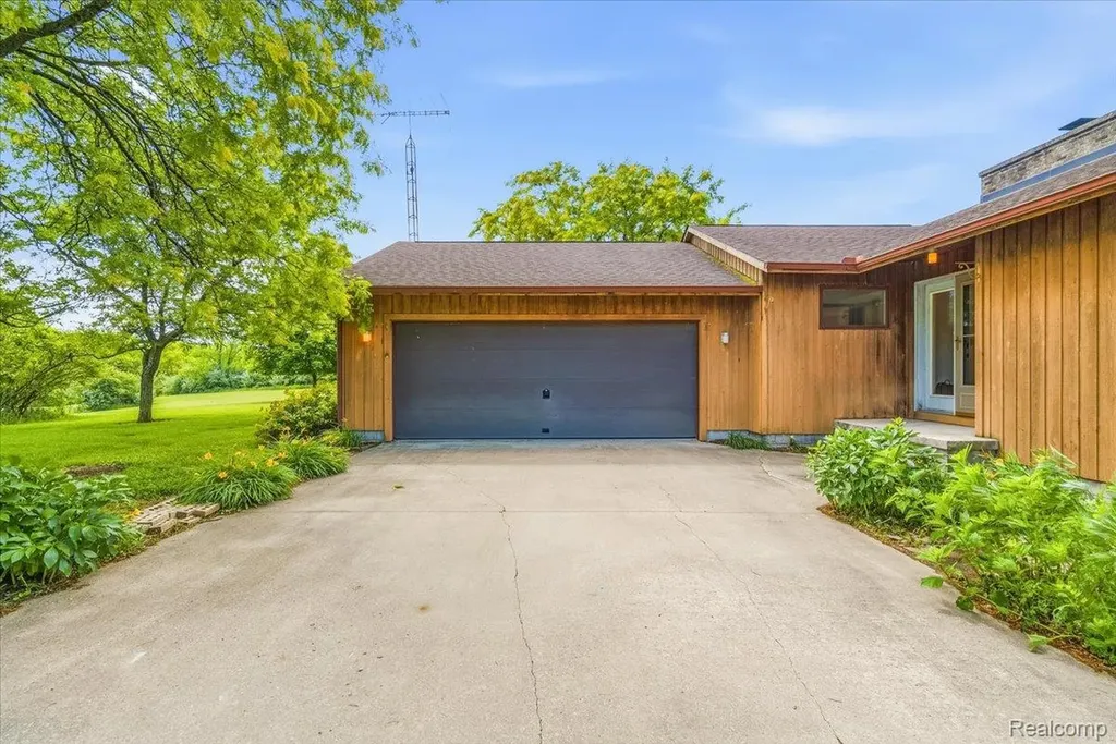 2422 Forrister Drive Adrian Township MI 49221