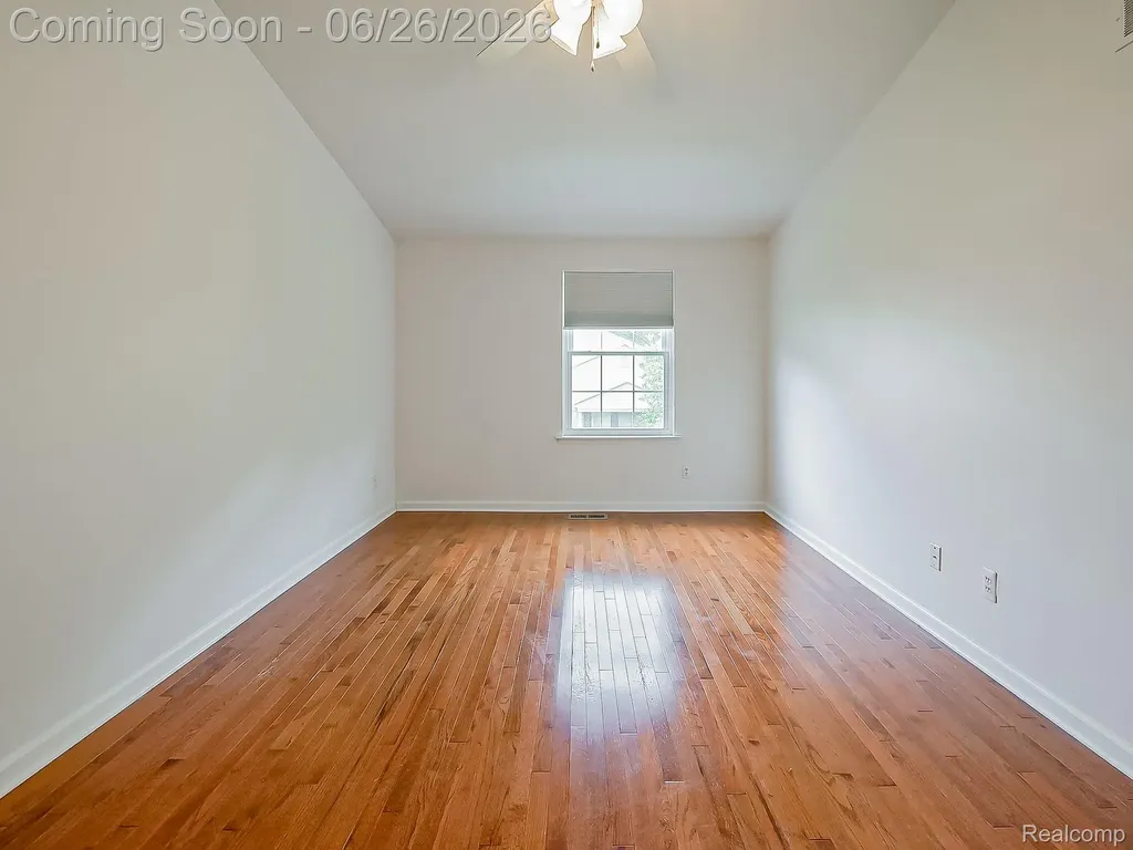 160 Pine Tree Ridge Drive Waterford Charter Township MI 48327