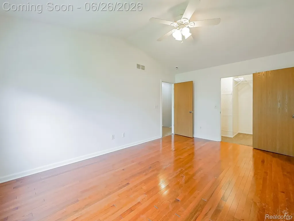 160 Pine Tree Ridge Drive Waterford Charter Township MI 48327