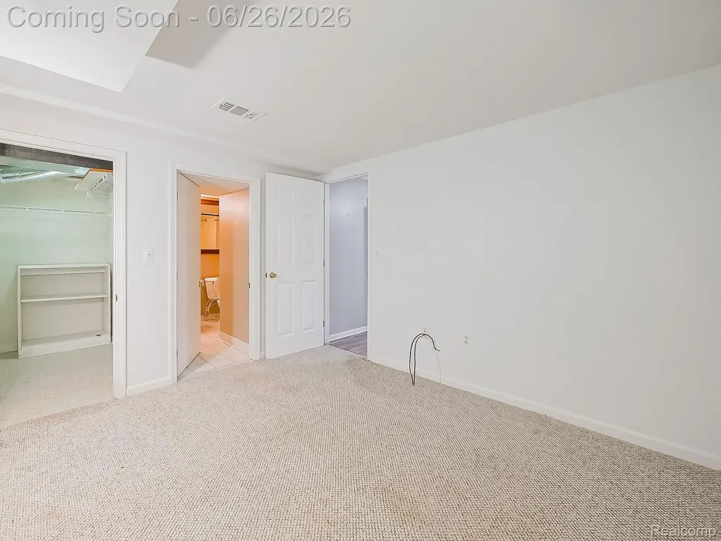 160 Pine Tree Ridge Drive Waterford Charter Township MI 48327