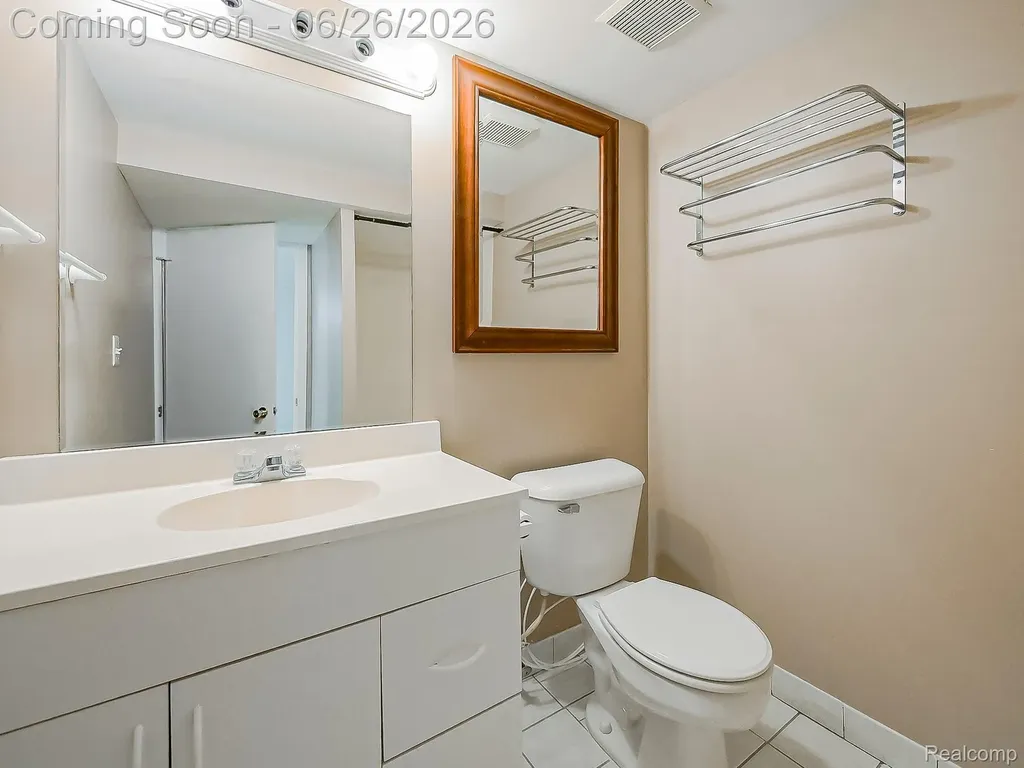 160 Pine Tree Ridge Drive Waterford Charter Township MI 48327