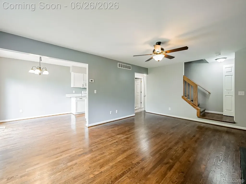 160 Pine Tree Ridge Drive Waterford Charter Township MI 48327
