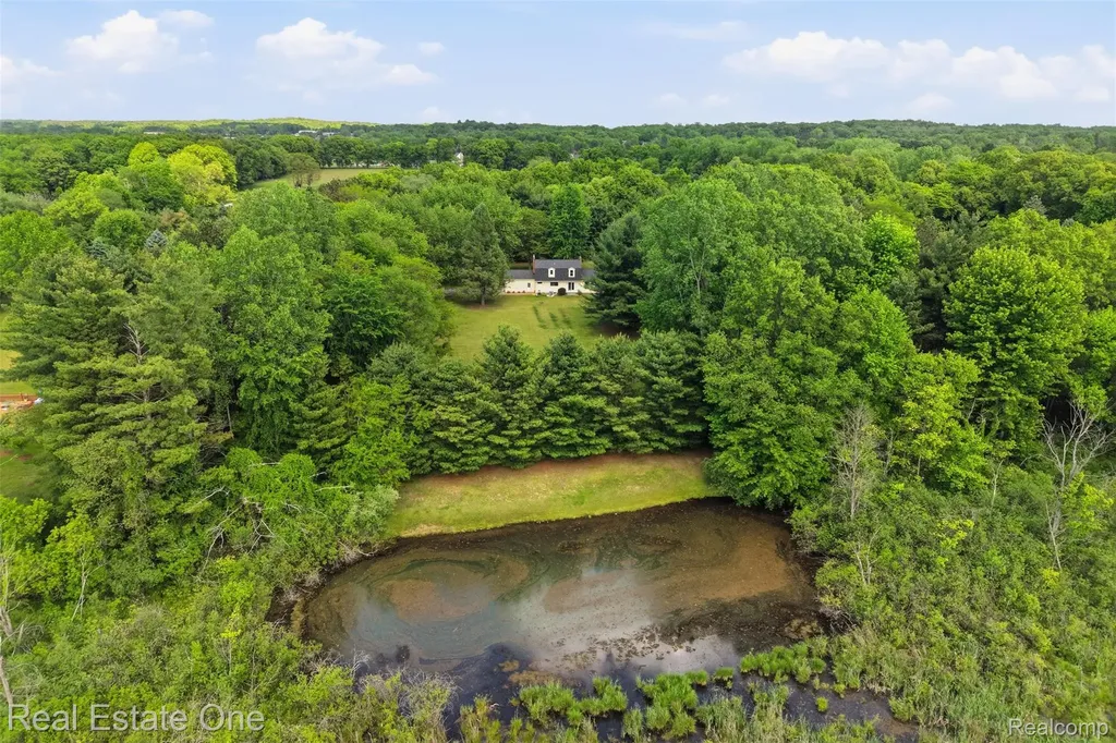 1765 Rowe Road Highland Charter Township MI 48380