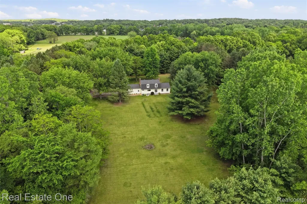 1765 Rowe Road Highland Charter Township MI 48380