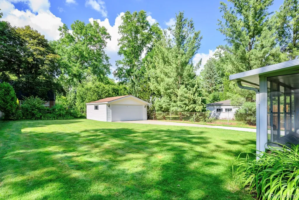 2151 Derby Road Birmingham City MI 48084