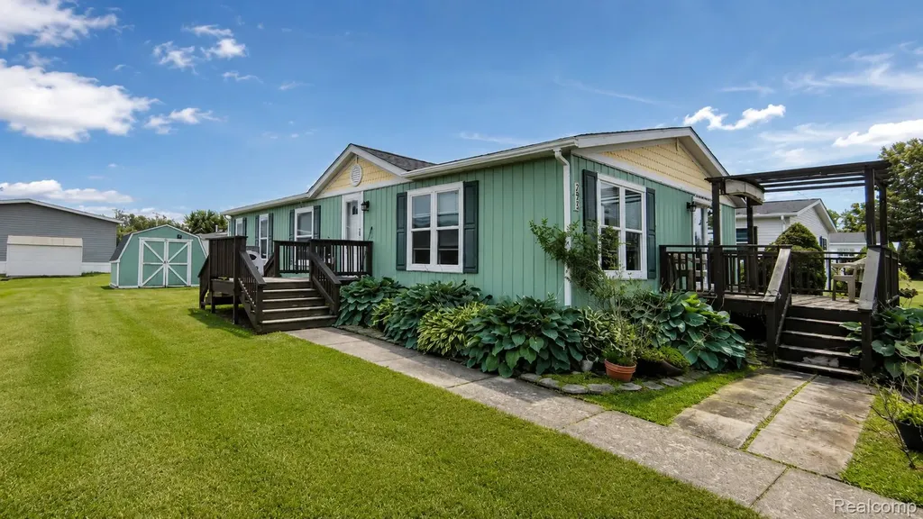 295 Bud Lane Lyon Charter Township MI 48167