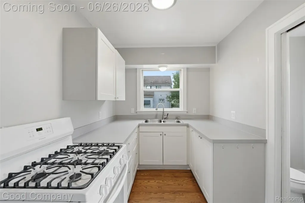 1956 Pinecrest Drive Ferndale City MI 48220