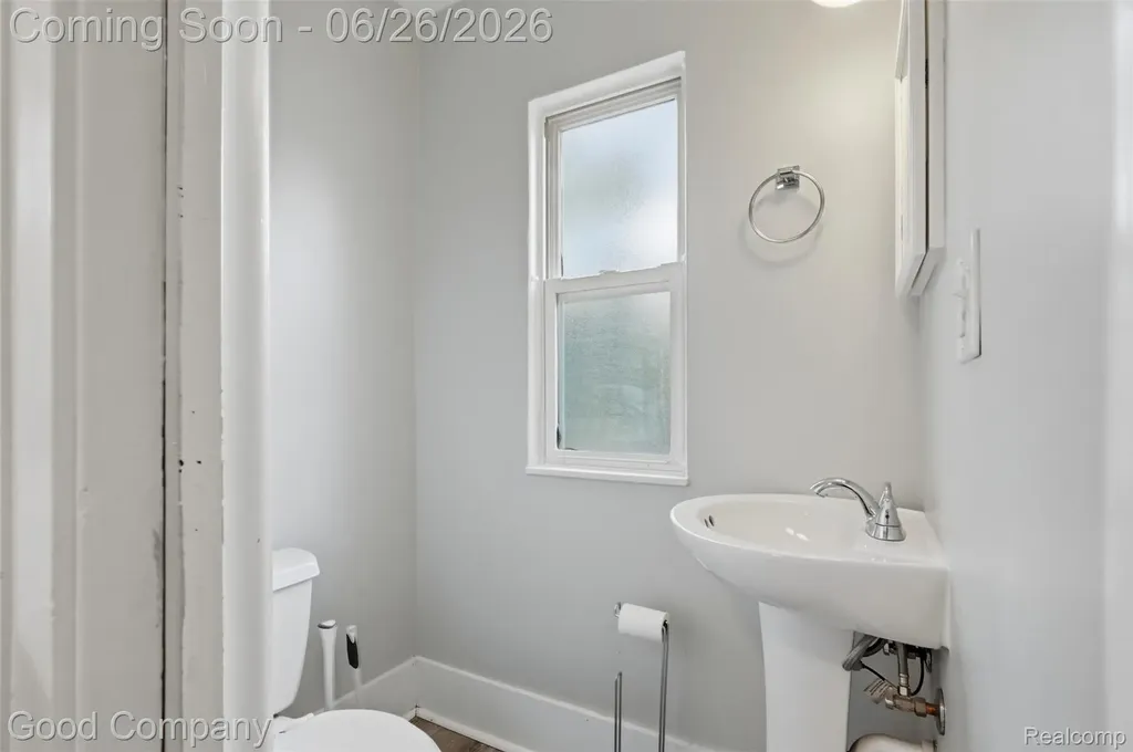1956 Pinecrest Drive Ferndale City MI 48220
