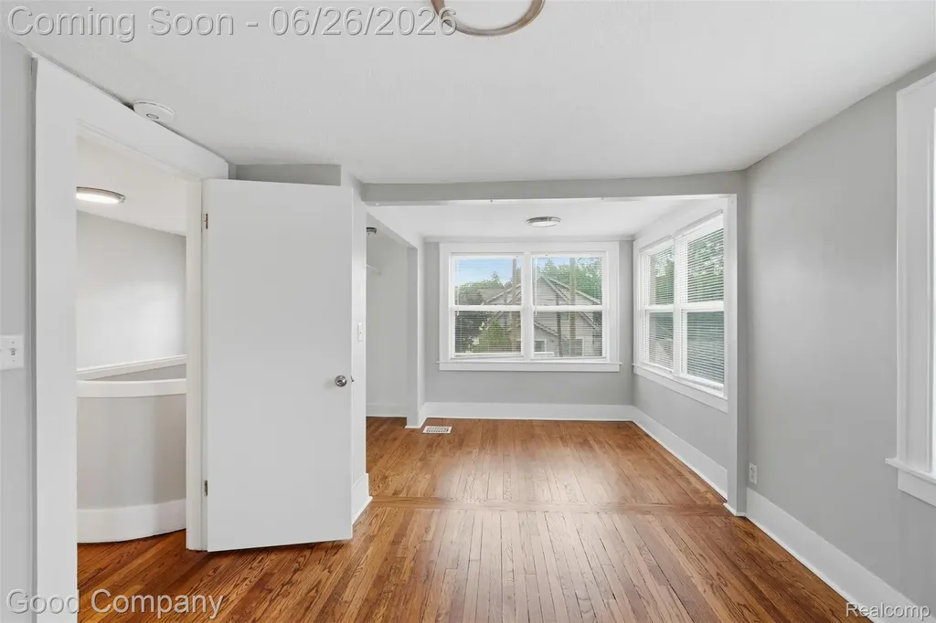 1956 Pinecrest Drive Ferndale City MI 48220
